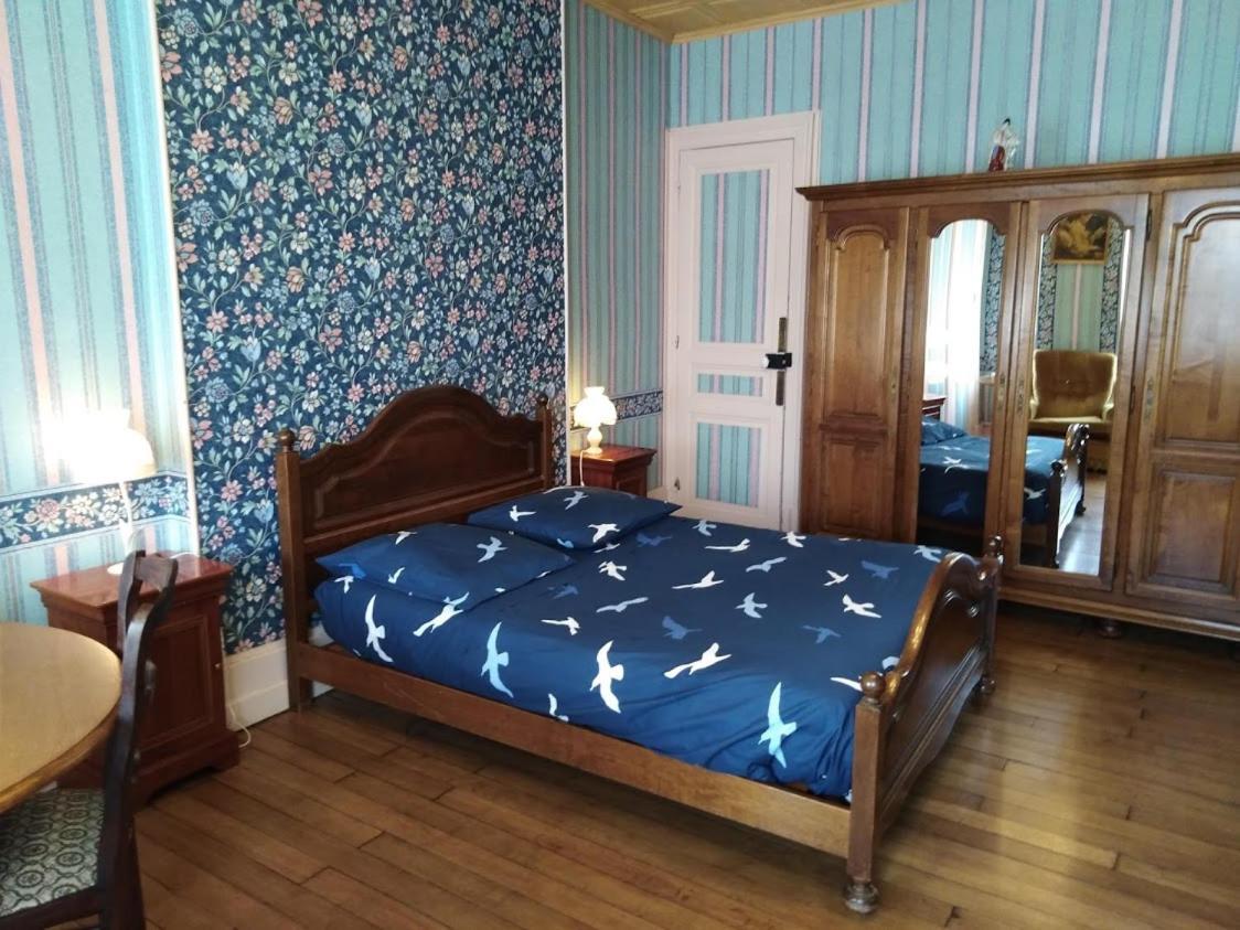 Le Point Du Jour Bed and Breakfast Revin  Buitenkant foto