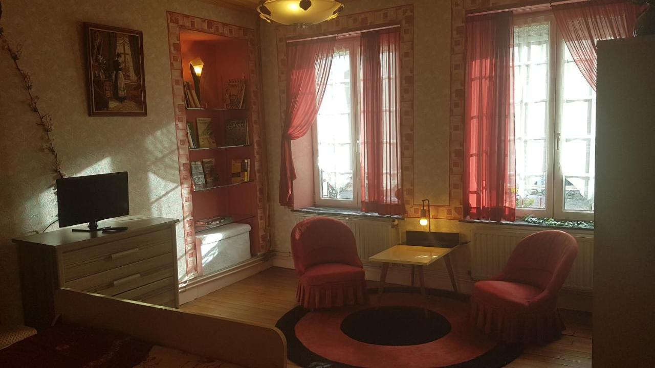 Le Point Du Jour Bed and Breakfast Revin  Buitenkant foto