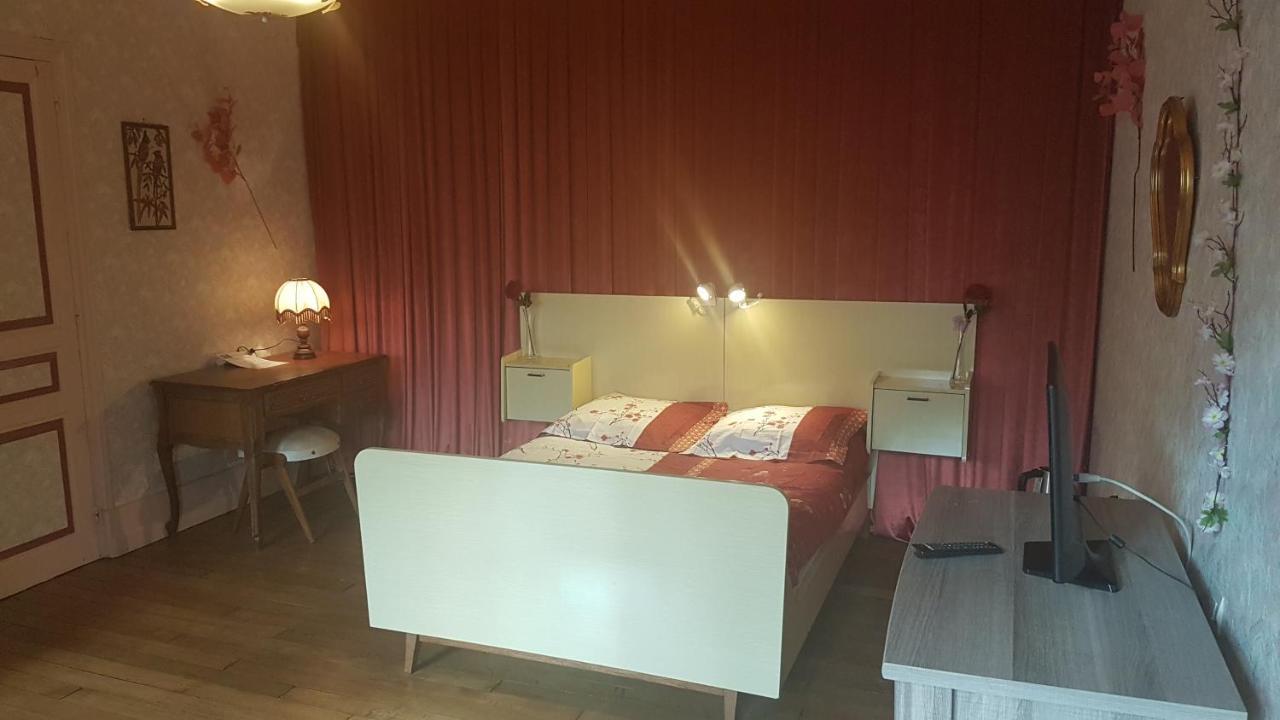 Le Point Du Jour Bed and Breakfast Revin  Buitenkant foto