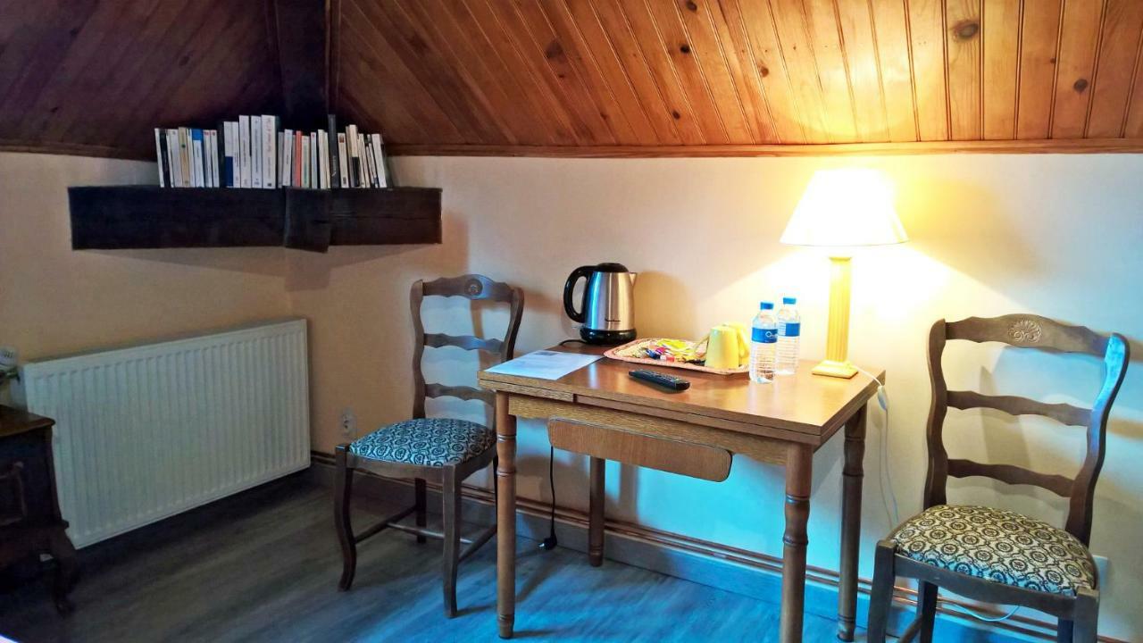 Le Point Du Jour Bed and Breakfast Revin  Buitenkant foto