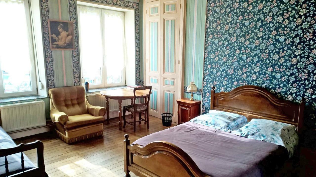 Le Point Du Jour Bed and Breakfast Revin  Buitenkant foto