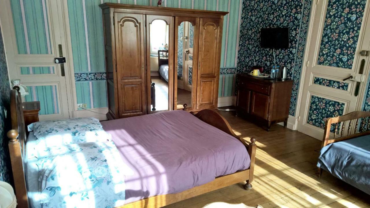 Le Point Du Jour Bed and Breakfast Revin  Buitenkant foto
